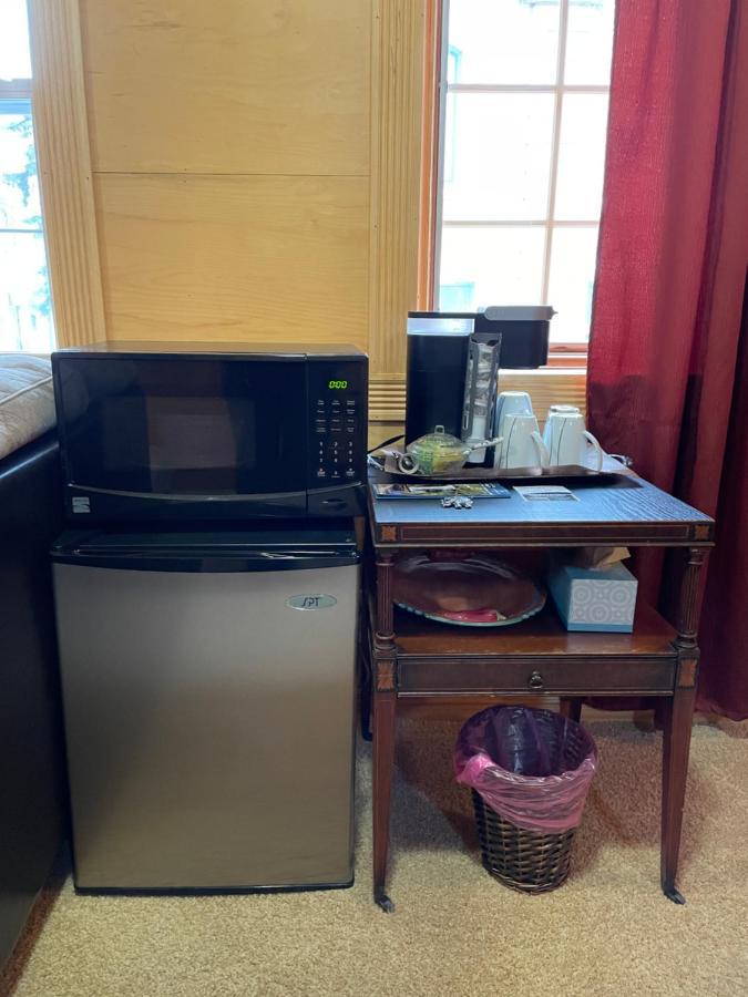 Luna Bed & Breakfast Grand Forks Esterno foto