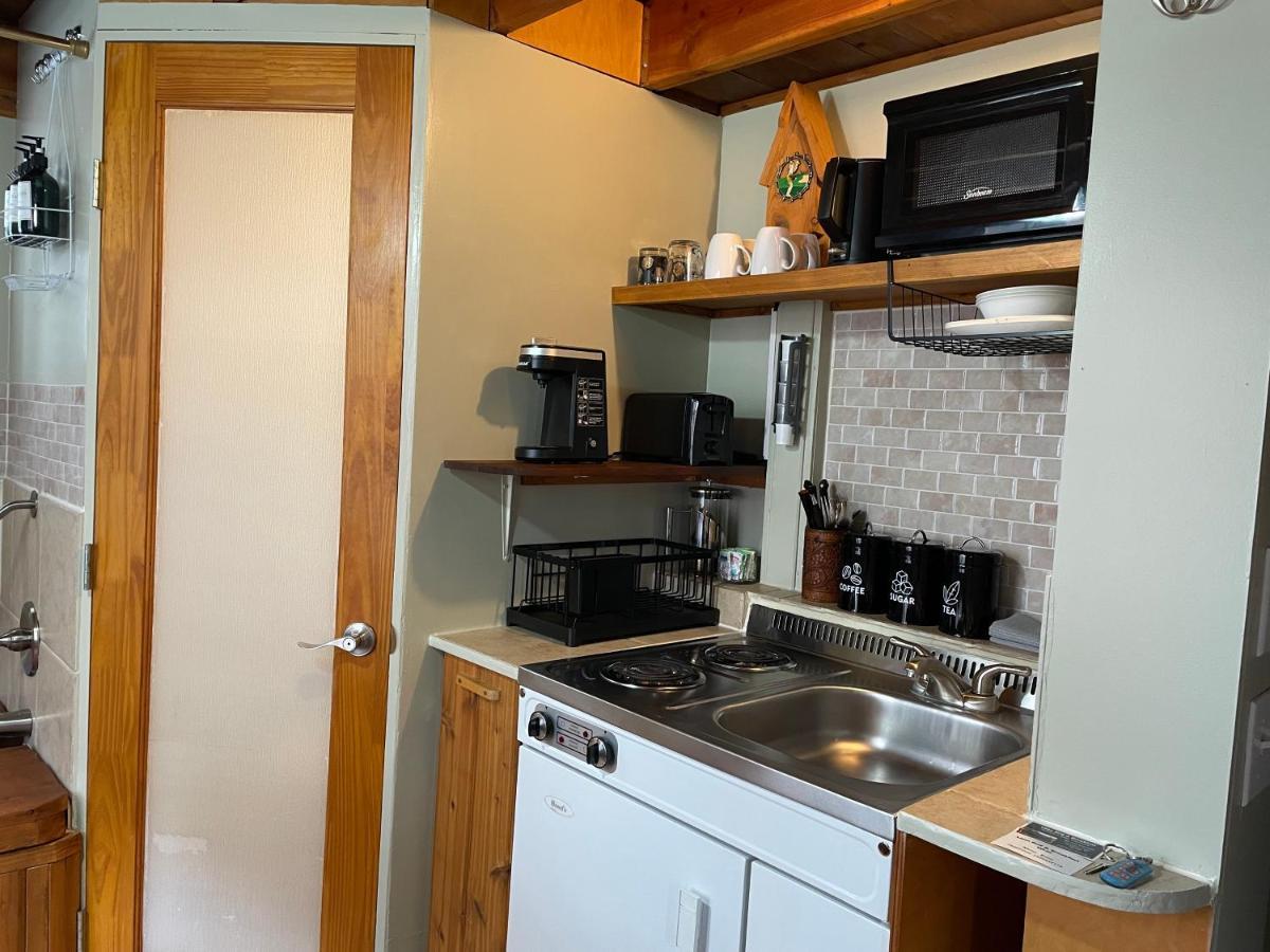 Luna Bed & Breakfast Grand Forks Esterno foto