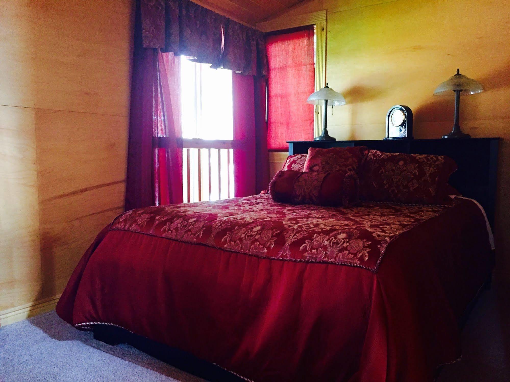 Luna Bed & Breakfast Grand Forks Esterno foto